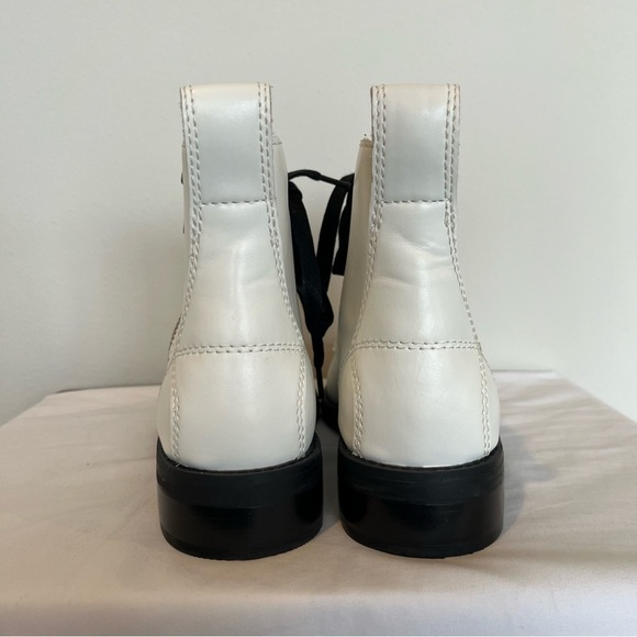ABOUND-NWT White Combat Lace Up Ankle Boots With Black Laces Size 7.5 - Picture 6 of 12